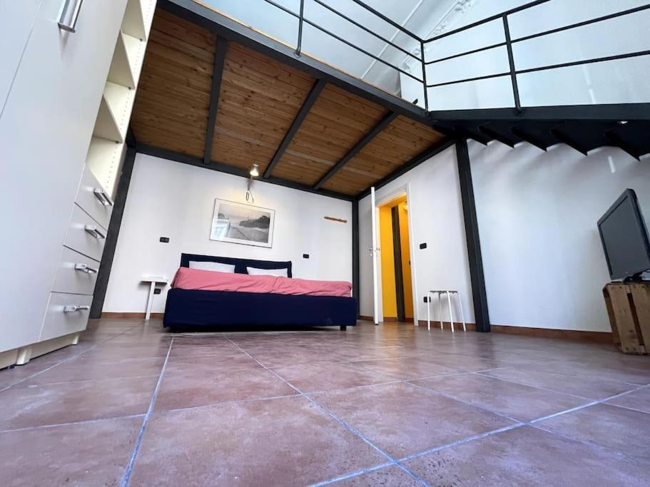 Апартаменты Loft Storico In Pieno Centro! Ливорно Экстерьер фото